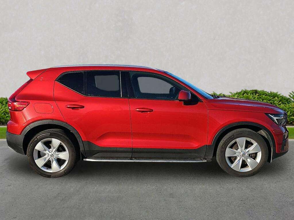Volvo XC40 2.0 B3p Core MT23CNA Red #3