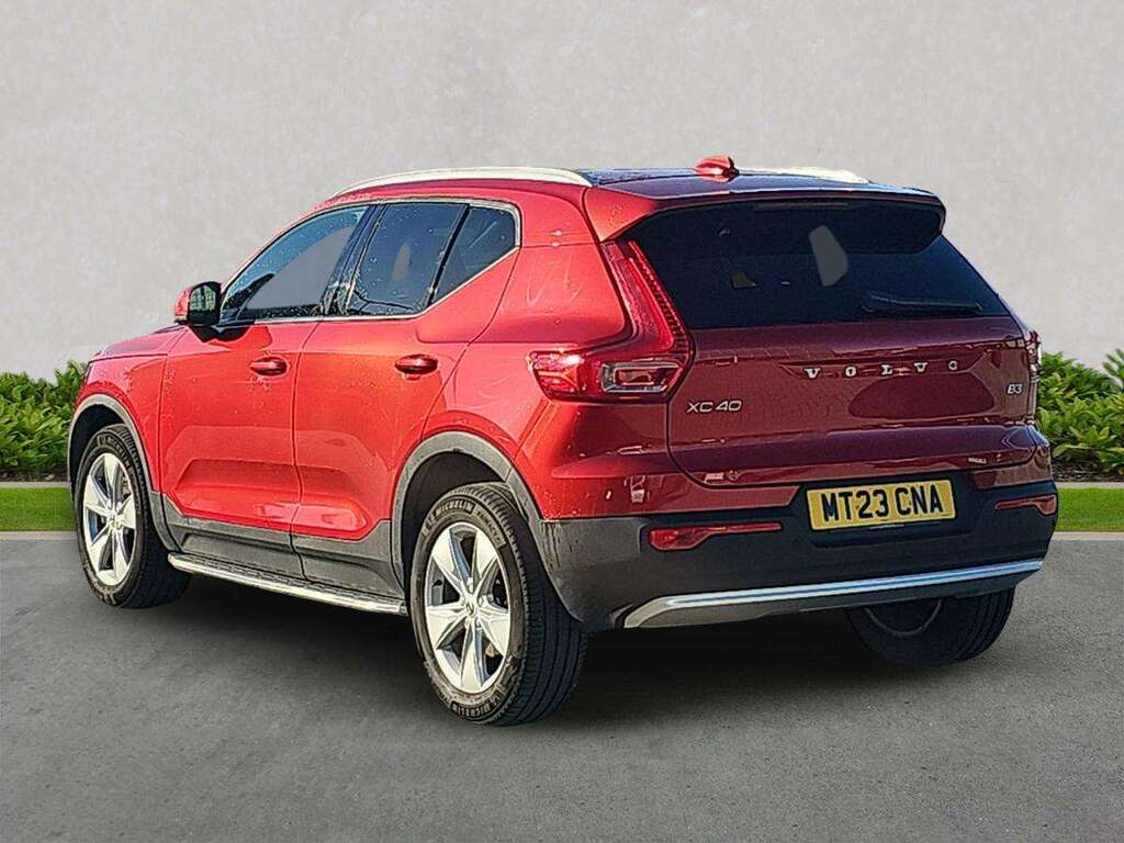Volvo XC40 2.0 B3p Core MT23CNA Red #2