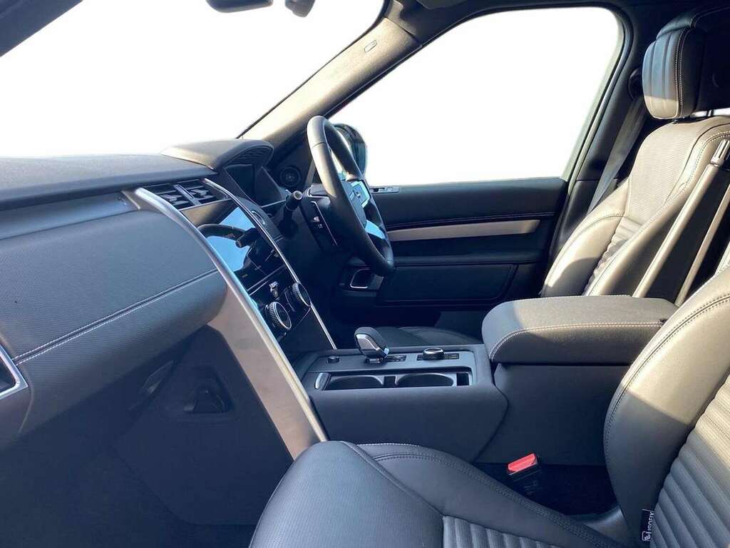 Land Rover Discovery 3.0 D350 Dynamic Hse EJ75OFA Black #3
