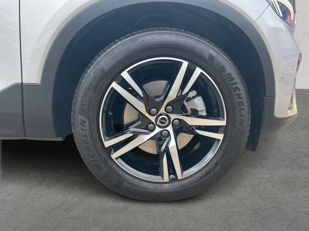Volvo XC40 2.0 B3p Plus Dark EF23CXT White #6