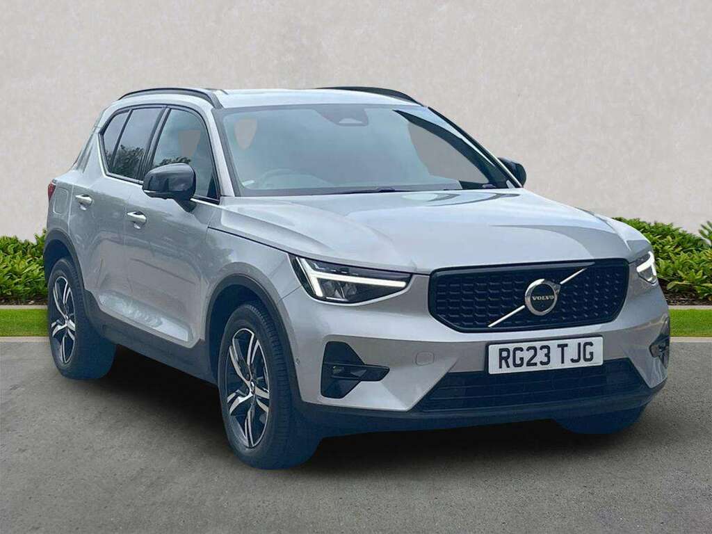 Volvo XC40 2.0 B3p Plus Dark White
