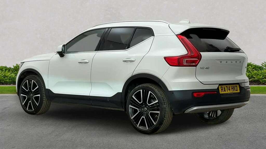 Volvo XC40 2.0 B4p Ultra Dark RA74HKD White #4