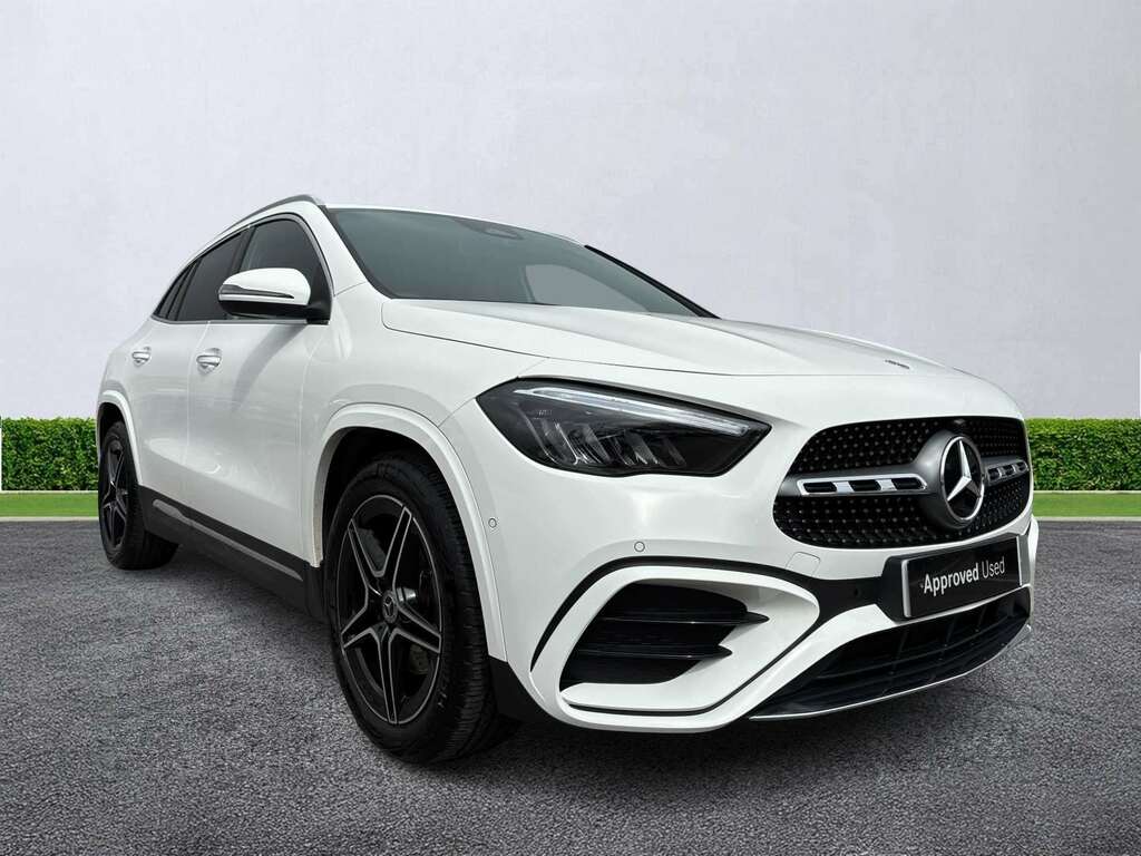 Mercedes-Benz GLA Class Gla 220D 4Matic Amg Line Executive White