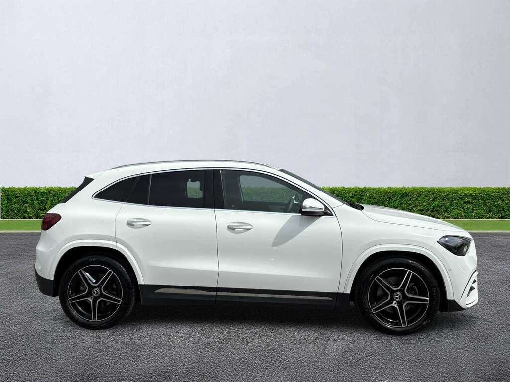 Mercedes-Benz GLA Class Gla 220D 4Matic Amg Line Executive KP75LKV White #3