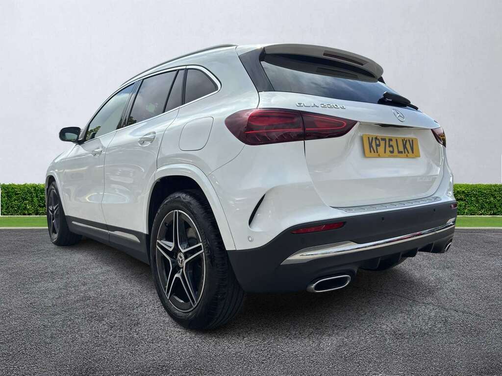Mercedes-Benz GLA Class Gla 220D 4Matic Amg Line Executive KP75LKV White #2