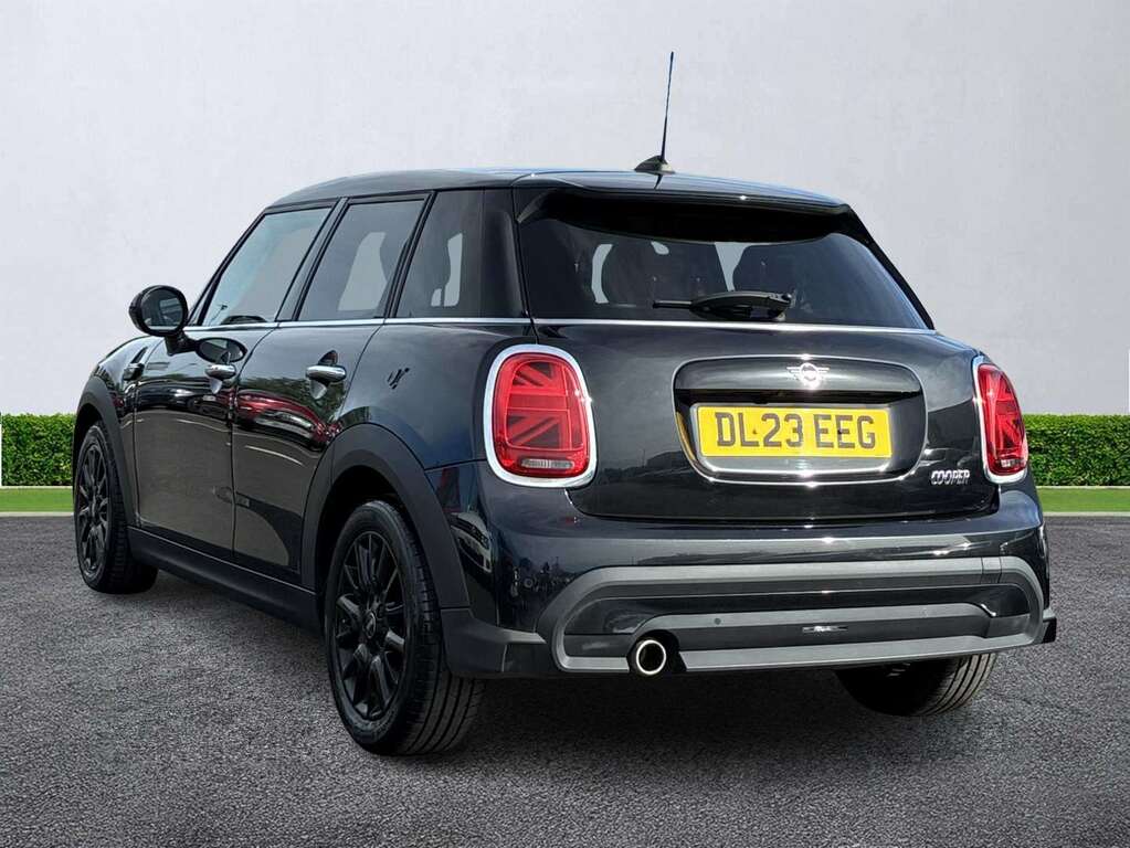 Mini Hatch 1.5 Cooper Classic Premium Plus DL23EEG Black #2