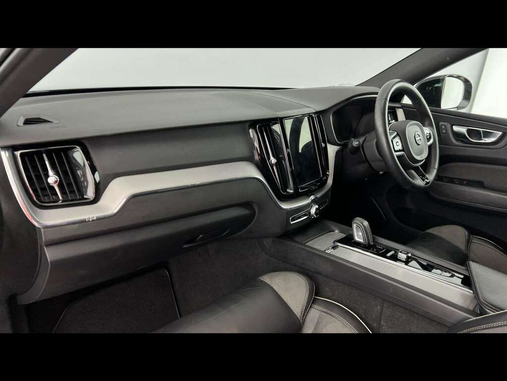 Volvo XC60 2.0 B4d R Design Awd Geartronic SM71GXG Grey #3
