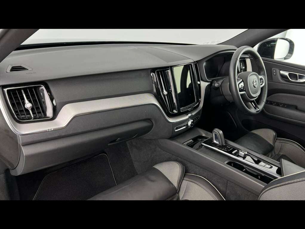 Volvo XC60 2.0 B5p R Design Awd Geartronic YM71BKD Blue #4