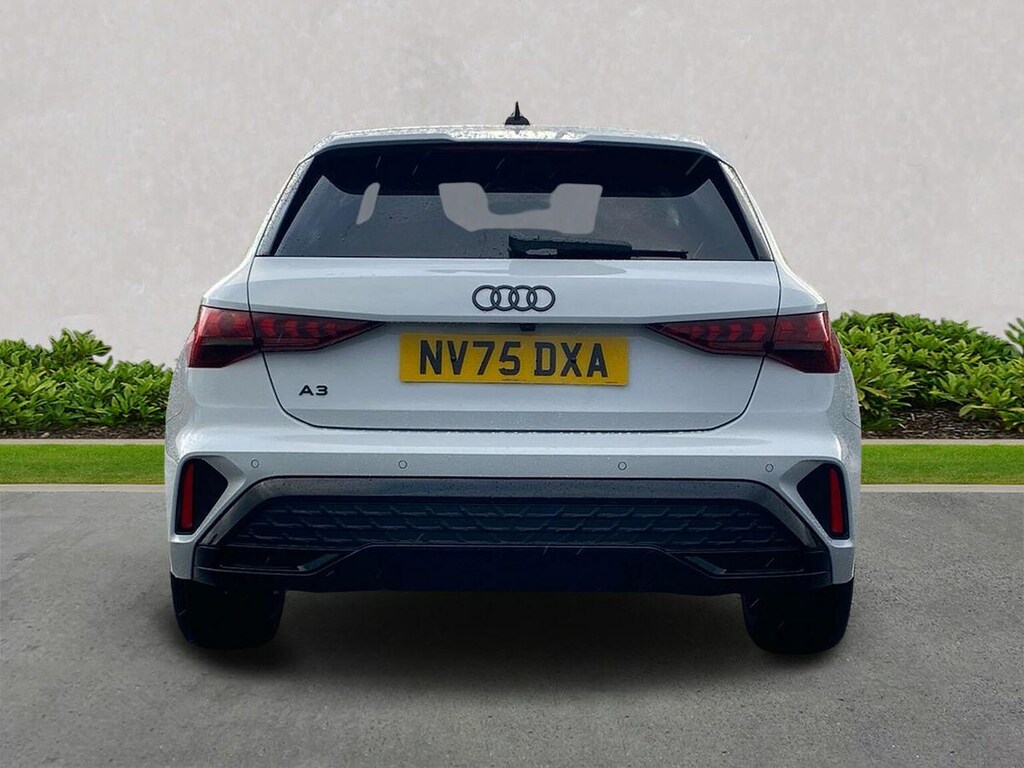 Audi A3 2.0 Tdi 150 Black Edition S Tronic NV75DXA White #4