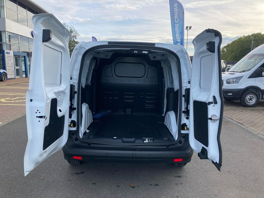 Ford Transit Courier 100Kw 43Kwh Trend Van #6