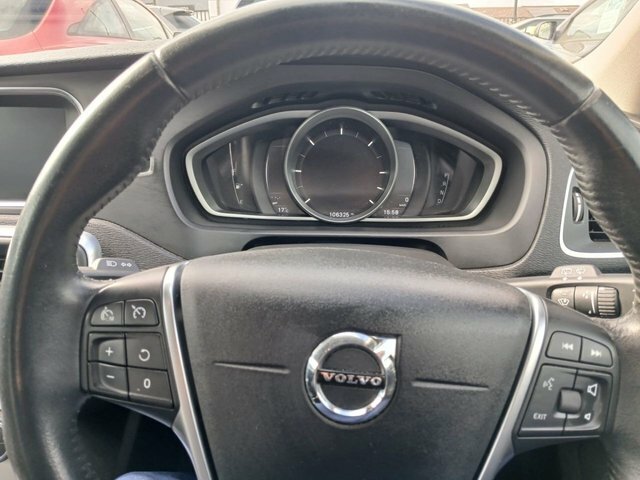 Volvo V40 2.0 D3 Inscription Edition Hatchback Au LM69FHR Silver #3