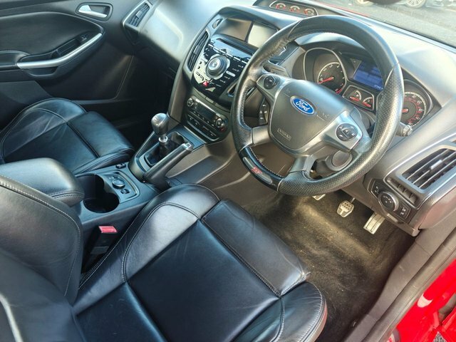 Ford Focus 2.0T Ecoboost St-3 Hatchback Eur Red #4