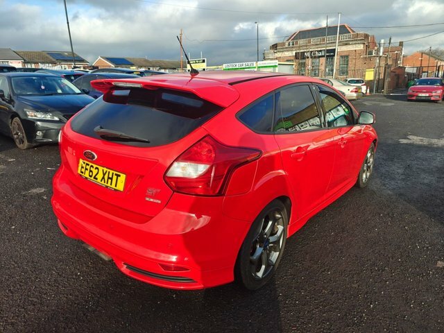 Ford Focus 2.0T Ecoboost St-3 Hatchback Eur Red #2