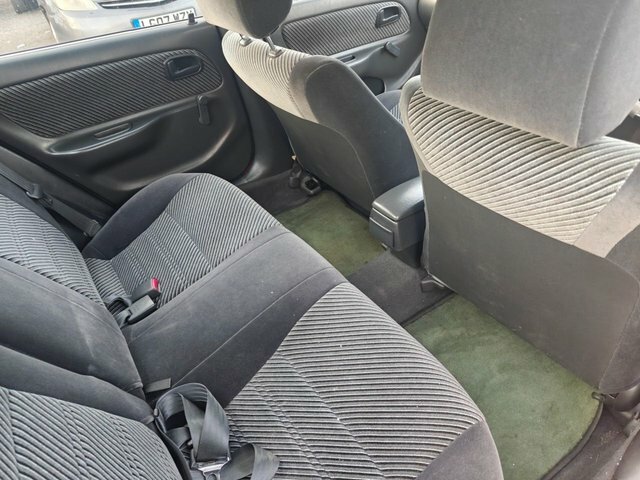 Toyota Corolla 1.6 Executive #9