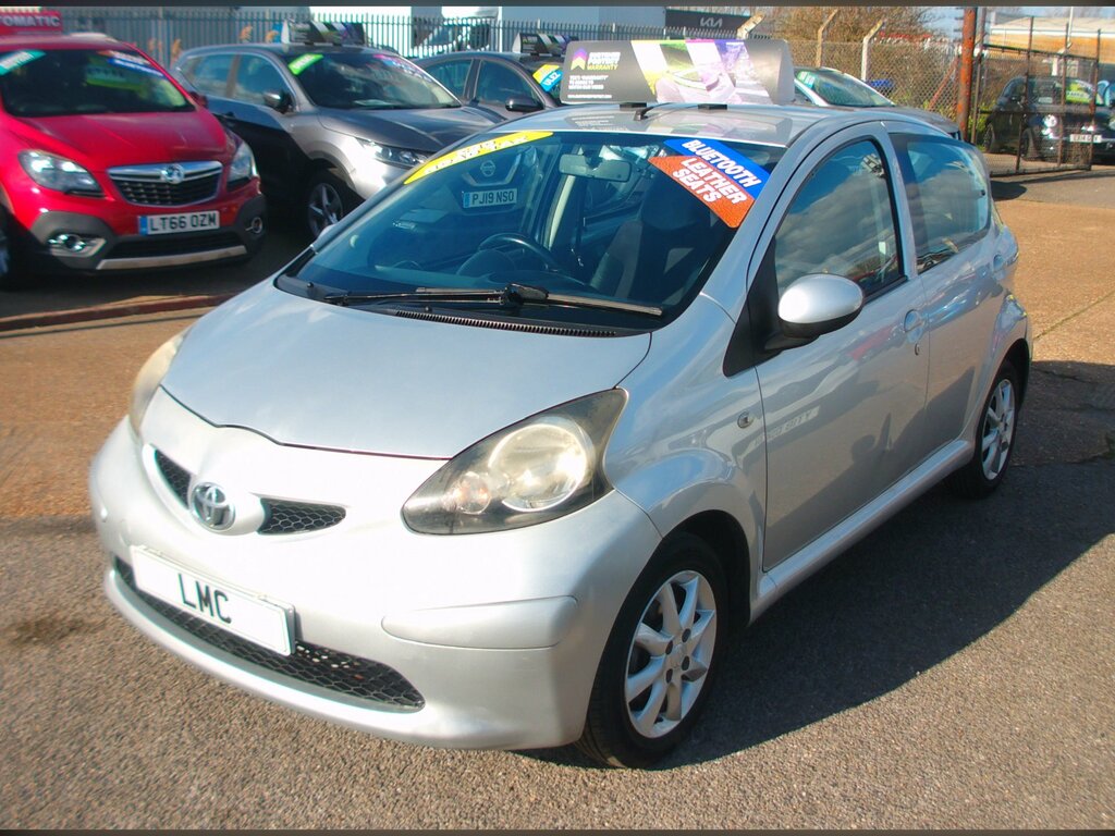 Toyota Aygo 1.0 Vvt-i Platinum Hatchback 67 Silver #3