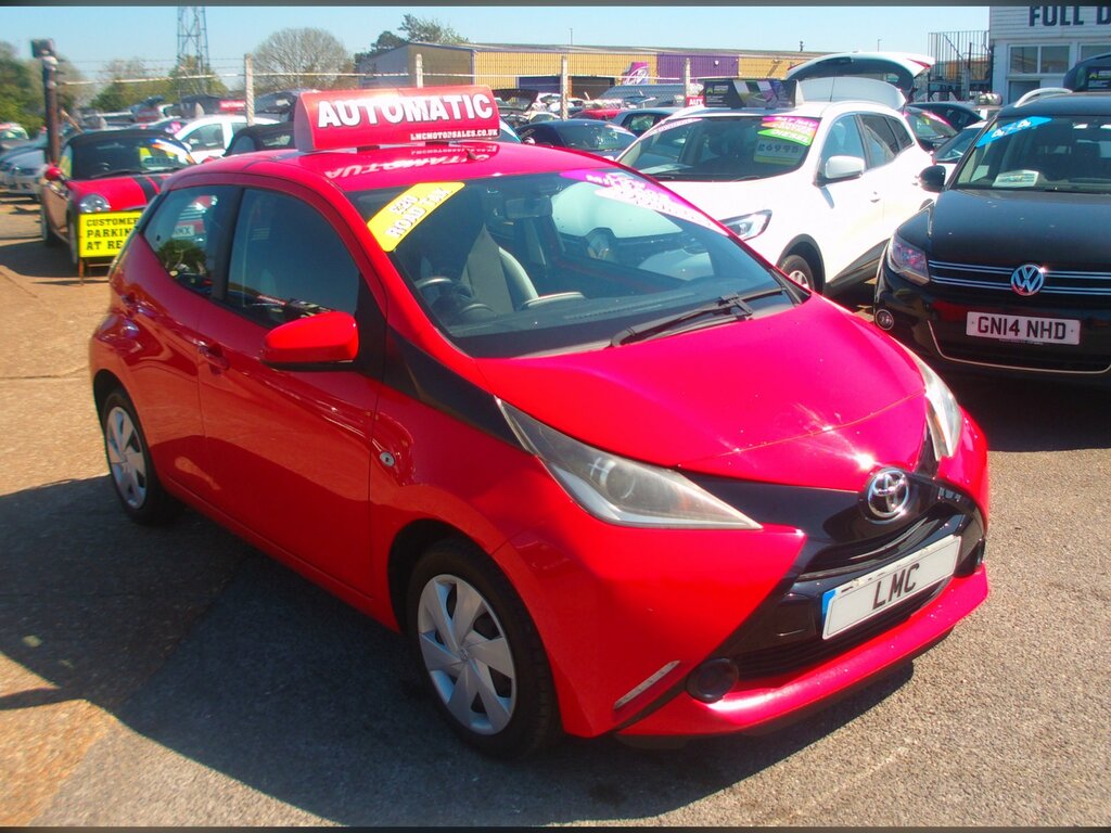 Toyota Aygo 1.0 Vvt-i X-play Hatchback X- Red