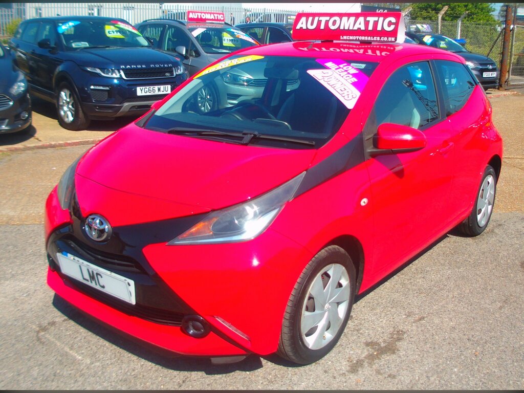 Toyota Aygo 1.0 Vvt-i X-play Hatchback X- RK64YMS Red #3