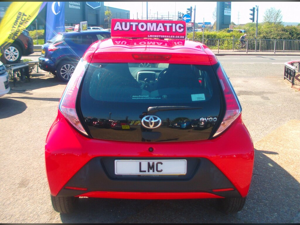 Toyota Aygo 1.0 Vvt-i X-play Hatchback X- RK64YMS Red #5