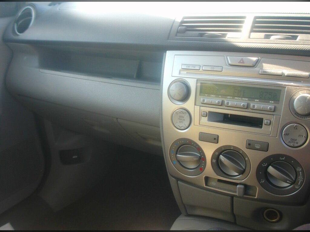 Mazda 2 S Hatchback Silver #13
