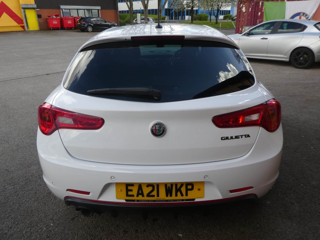 Alfa Romeo Giulietta 1.6 Jtdm-2 120 Speciale Stop Start Hatchback  #6