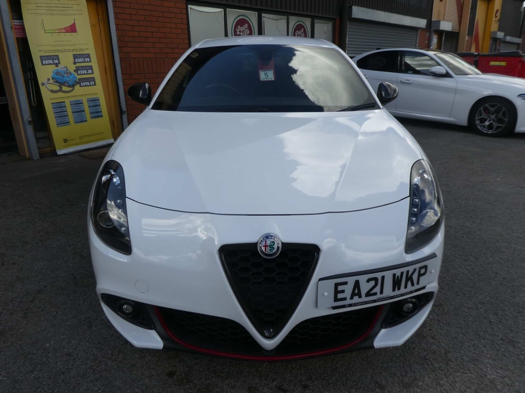 Alfa Romeo Giulietta 1.6 Jtdm-2 120 Speciale Stop Start Hatchback  #2