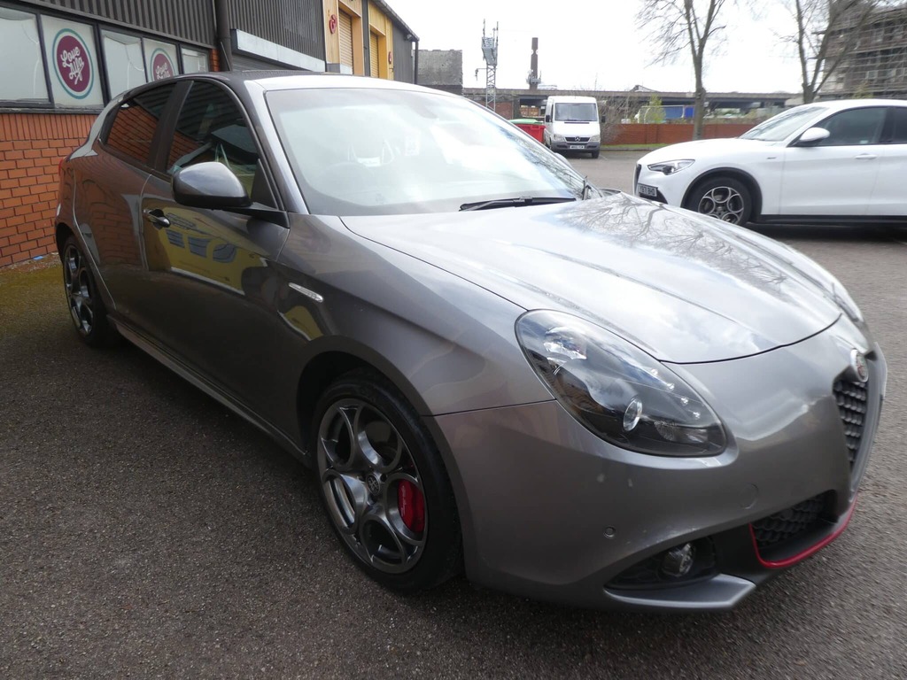 Alfa Romeo Giulietta 2.0 Jtdm-2 150 Speciale Start Stop Hatchback NU66PJO #3