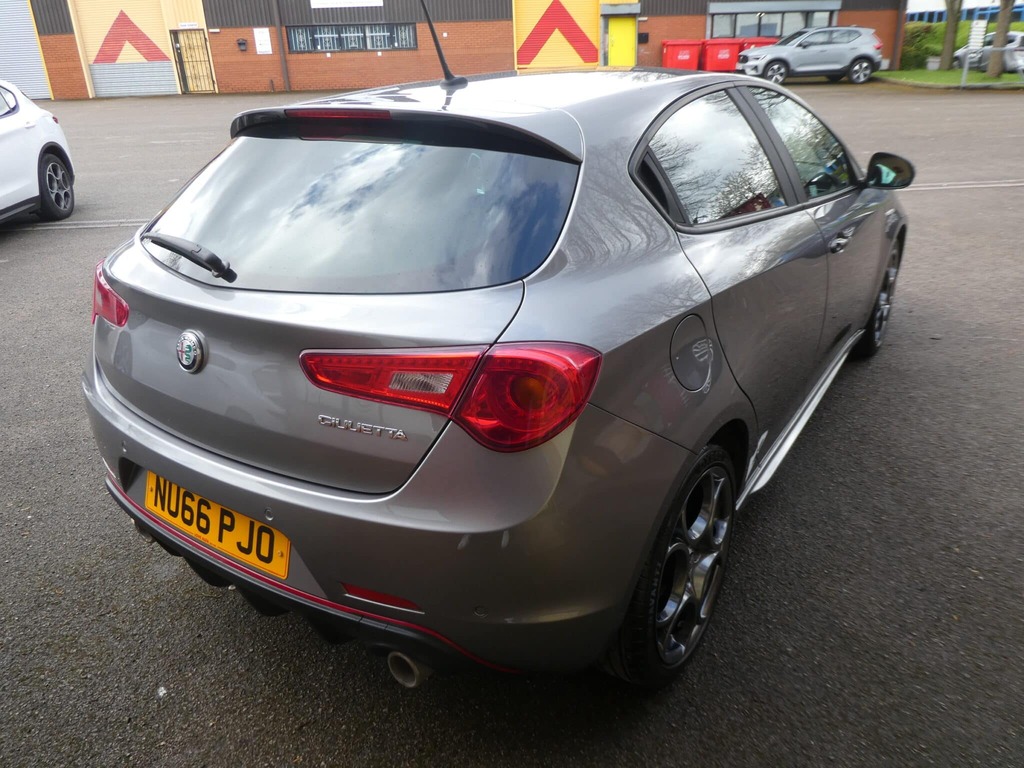 Alfa Romeo Giulietta 2.0 Jtdm-2 150 Speciale Start Stop Hatchback NU66PJO #5