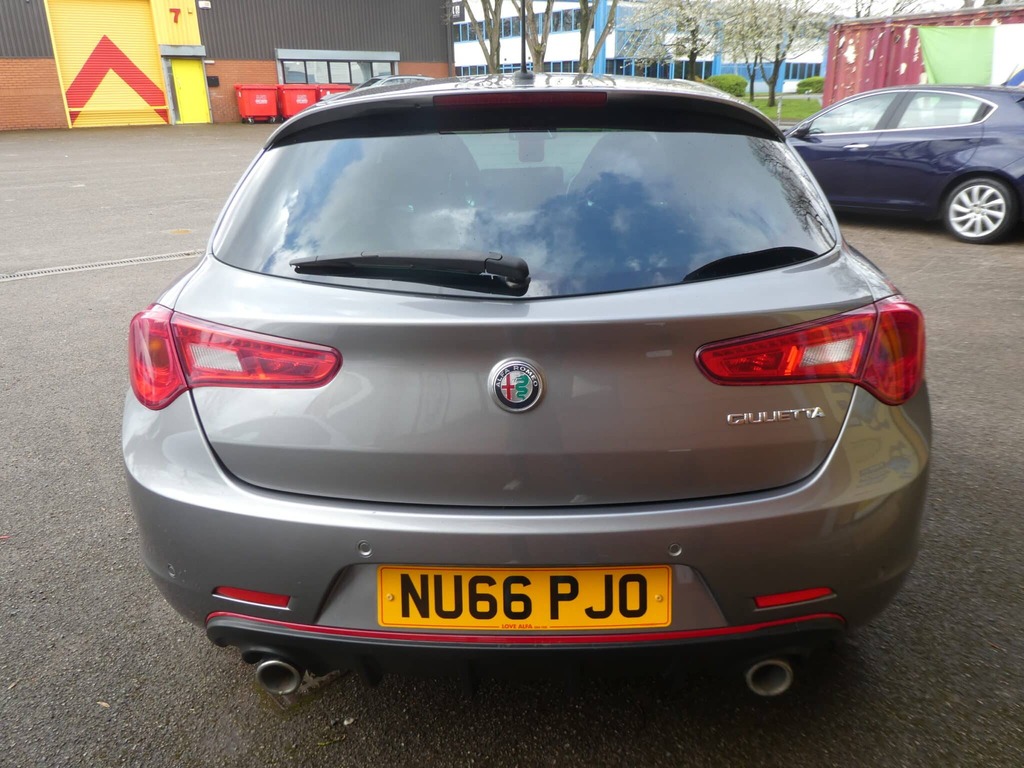 Alfa Romeo Giulietta 2.0 Jtdm-2 150 Speciale Start Stop Hatchback NU66PJO #6