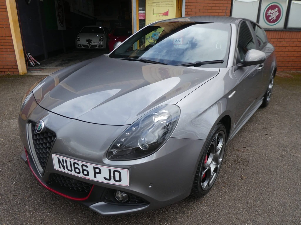 Alfa Romeo Giulietta 2.0 Jtdm-2 150 Speciale Start Stop Hatchback 