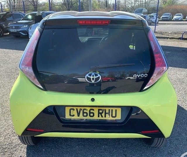 Toyota Aygo 1.0 Vvt-i X-cite 3 Yellow Bi-tone Hatchback Pe CV66RHU Black #6