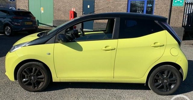 Toyota Aygo 1.0 Vvt-i X-cite 3 Yellow Bi-tone Hatchback Pe CV66RHU Black #5