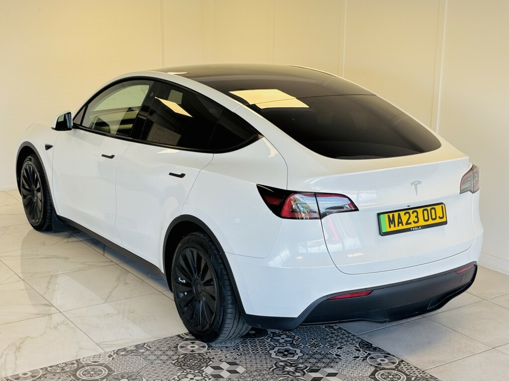 Tesla Model Y Suv 202323 White