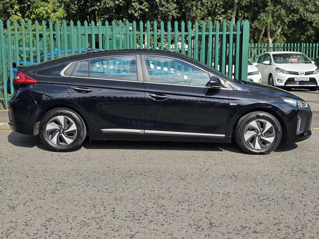 Hyundai Ioniq 1.6 H-gdi Premium Se Dct Euro 6 Ss 201968 RA68OGT Black #2