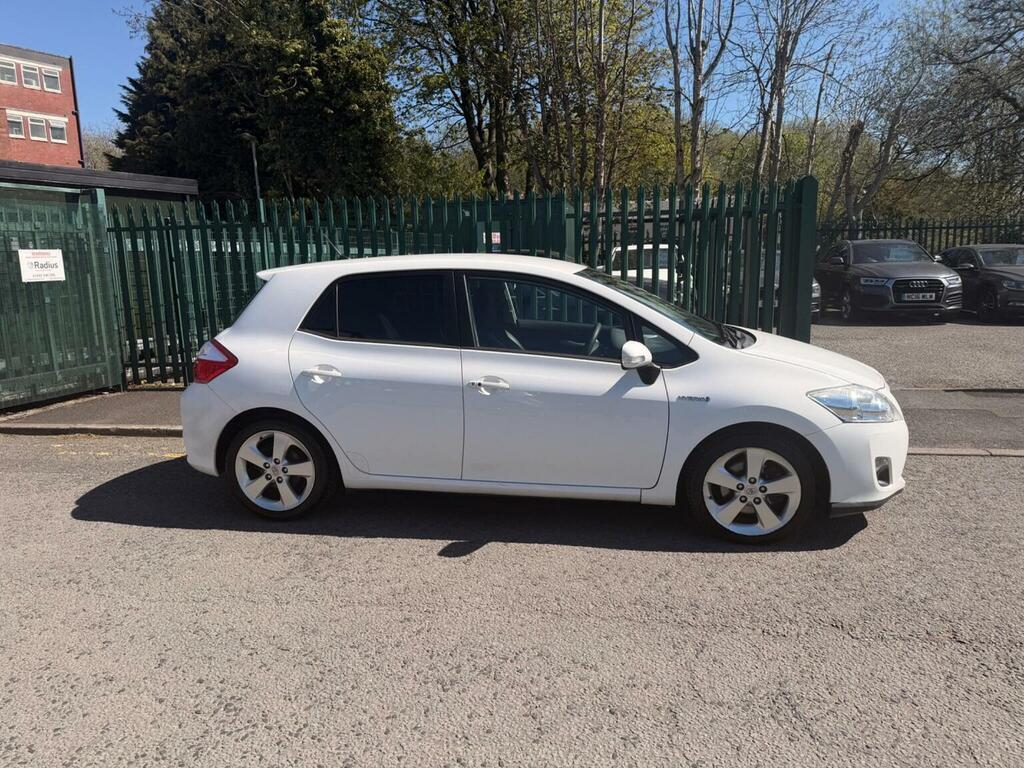 Toyota Auris 1.8 Vvt-h T Spirit Cvt Euro 5 Ss 201161 White