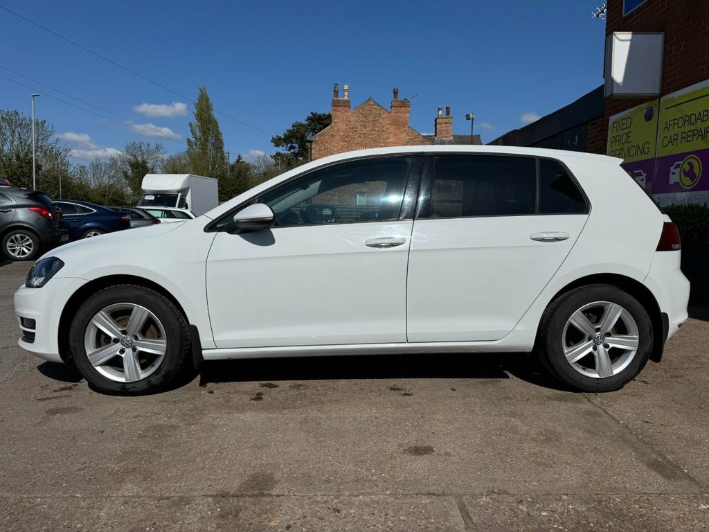 Volkswagen Golf 1.6L Match FG65WKJ White #4