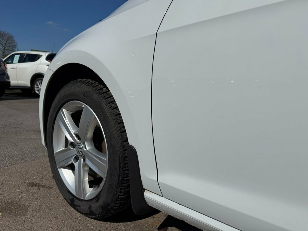 Volkswagen Golf 1.6L Match FG65WKJ White #6