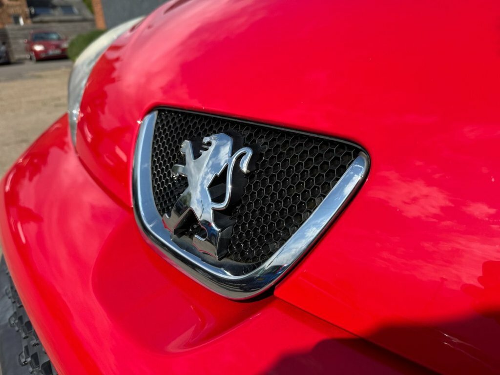 Peugeot 107 1L Urban Red #3
