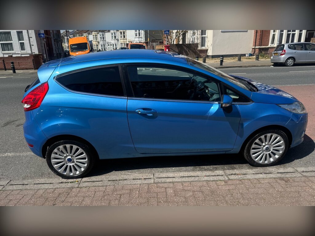 Ford Fiesta 1.4 Titanium Hatchback 133 Gkm WA59LFG Blue #5