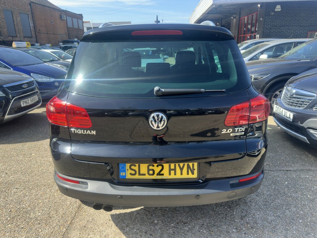 Volkswagen Tiguan 2.0 Tdi Bluemotion Tech Se 2012 SL62HYN Black #6