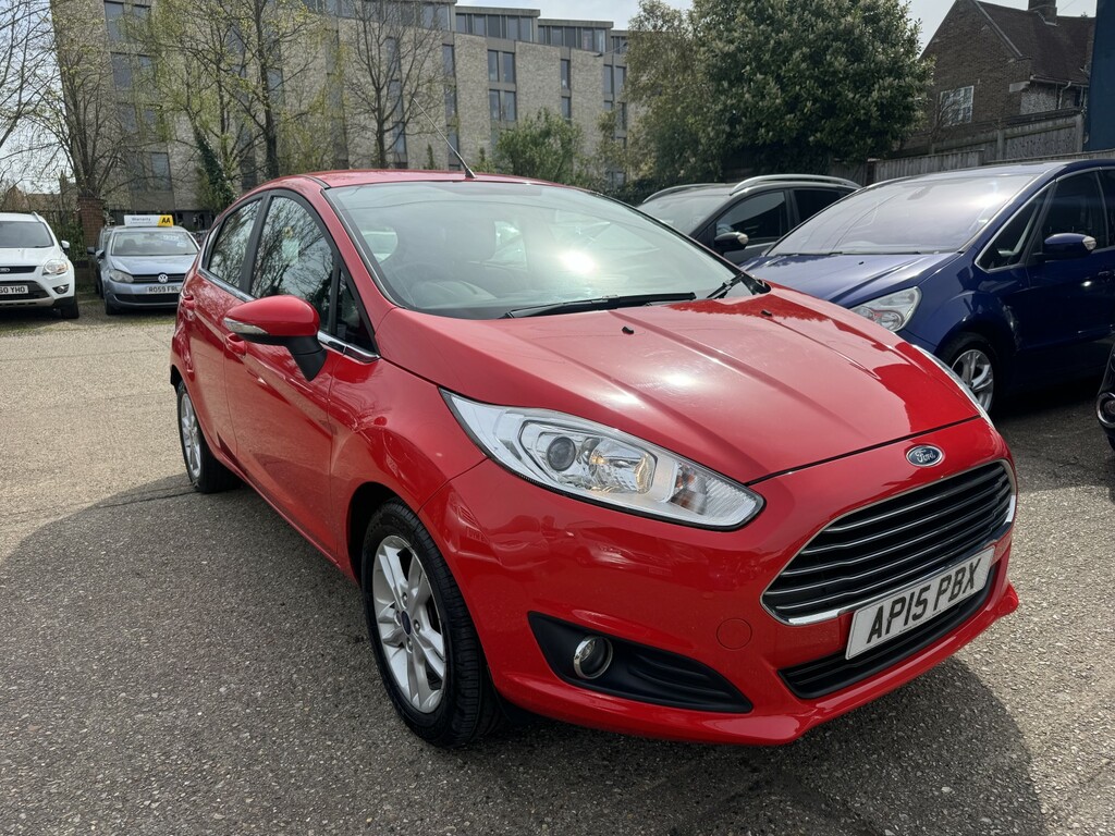 Ford Fiesta 1.0 T Ecoboost Zetec 2015 AP15PBX Red