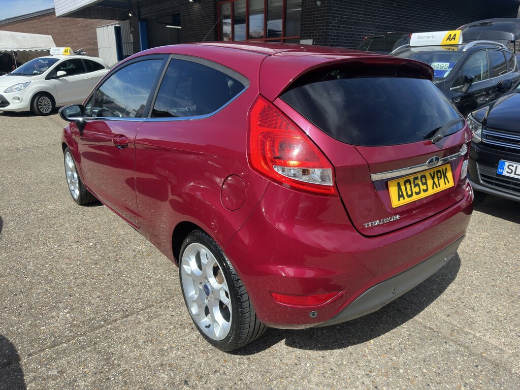 Ford Fiesta 1.6 Titanium 2009 AO59XPK Red #5