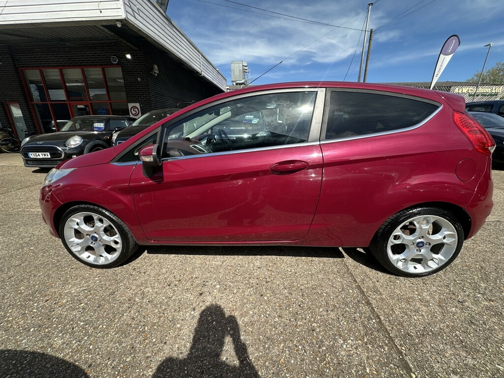 Ford Fiesta 1.6 Titanium 2009 AO59XPK Red #4