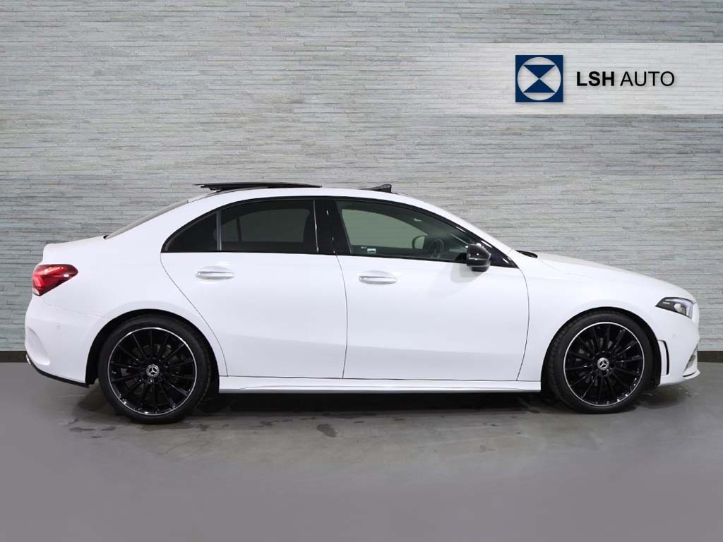 Mercedes-Benz A Class A200 Amg Line Premium Plus Night Edition KR72EOZ White #3