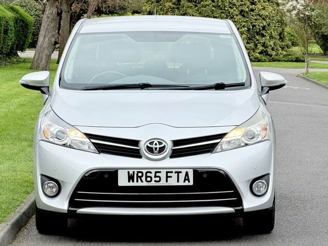 Toyota Verso 1.8 V-matic Trend Mpv Multidrive S Euro Silver #2