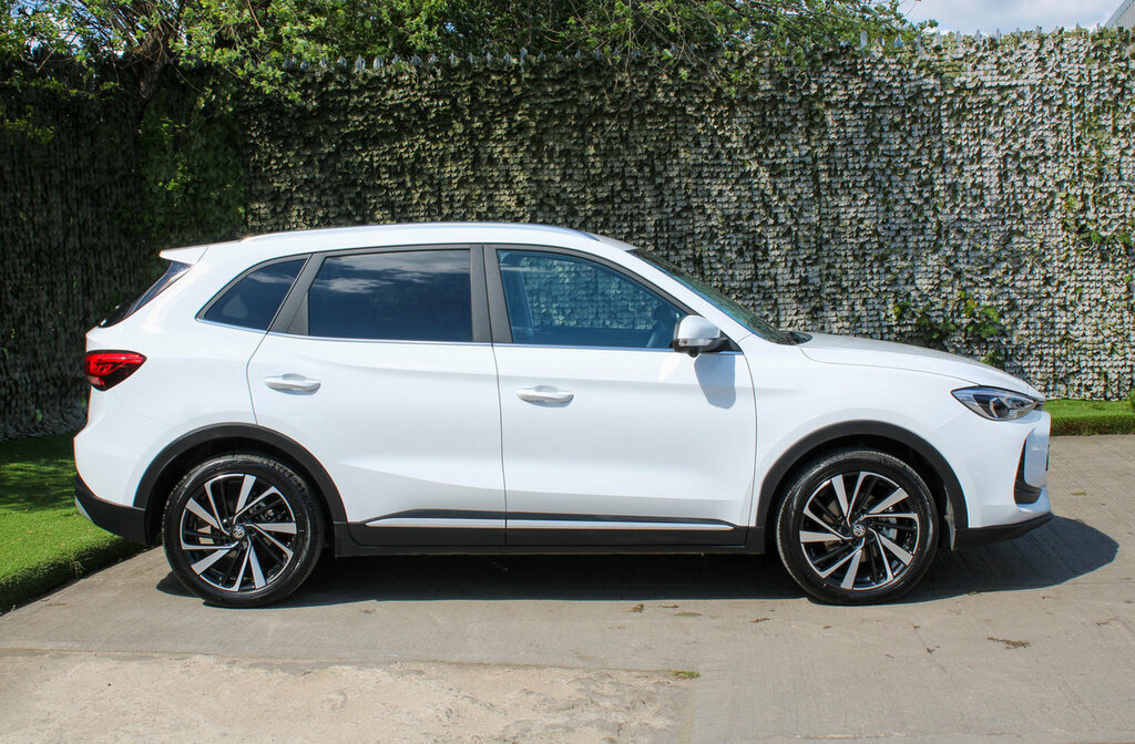 MG ZS Hybrid Trophy YE75WLK #3