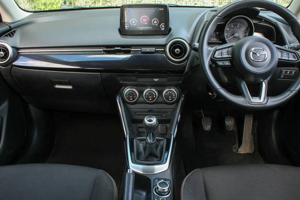 Mazda 2 Se YC20EEP White #2