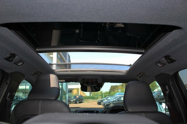 Volvo XC40 2.0 D3 R-design Pro Suv Euro 6 S White #2