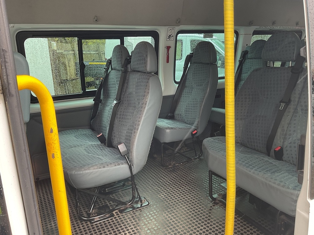 Ford Transit Custom 430 17 Seater 135Ps Tdci 430 U7972 HV62OXP White #2