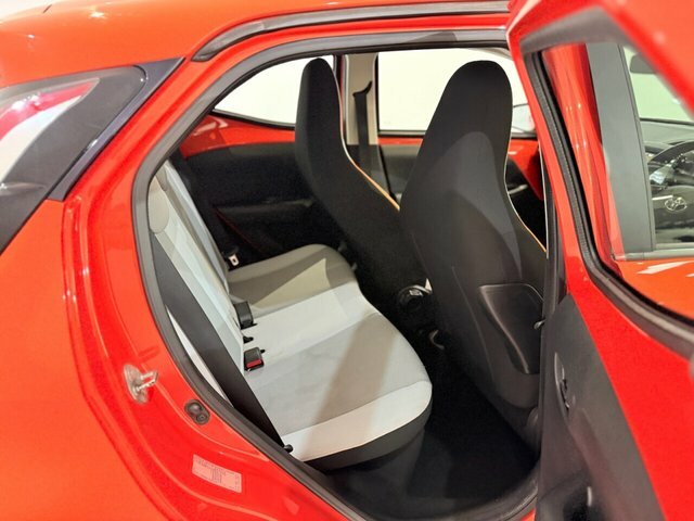 Toyota Aygo 1.0 Vvt-i X-cite Hatchback Euro NU15CVG Orange #5