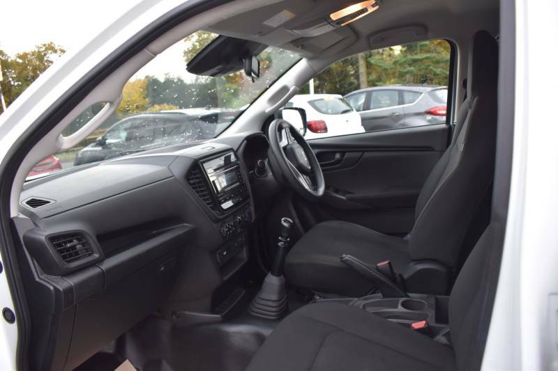 Isuzu D-Max 1.9 Td Utility 4Wd Euro 6 Ss - 2021 71 BT71UNW White #5